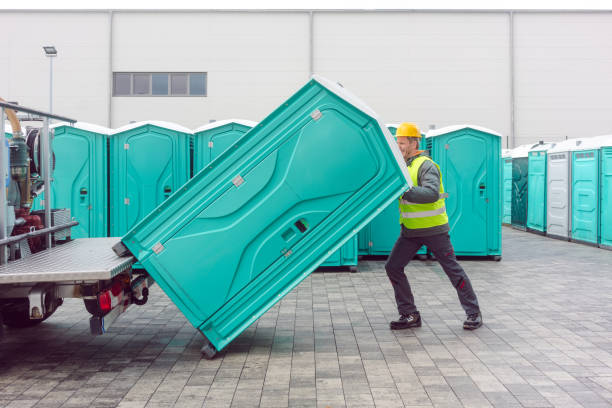 Portable Toilet Options We Offer in Lake Waynoka, OH